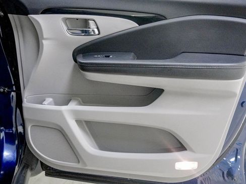 Used 2022 Honda Pilot Elite image 34