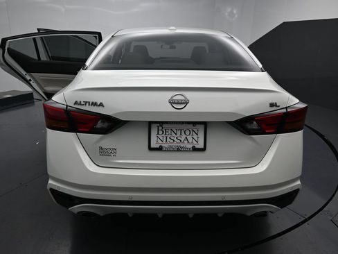 Used 2024 Nissan Altima 2.5 SL FWD image 10