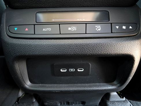 Used 2025 Honda Pilot Touring image 61