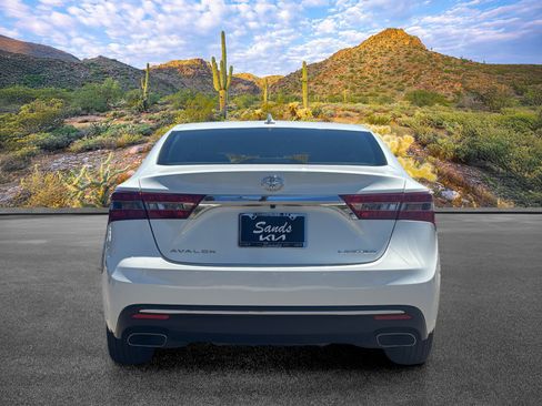 Used 2016 Toyota Avalon Limited w/ Toyota Safety Sense Package FWD image 5