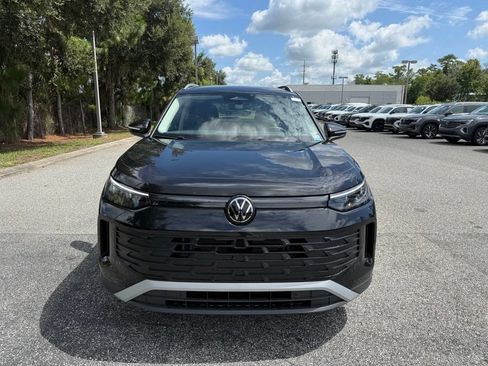 Used 2025 Volkswagen Tiguan S FWD image 2