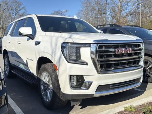 Used 2022 GMC Yukon SLT w/ SLT Premium Package image 6