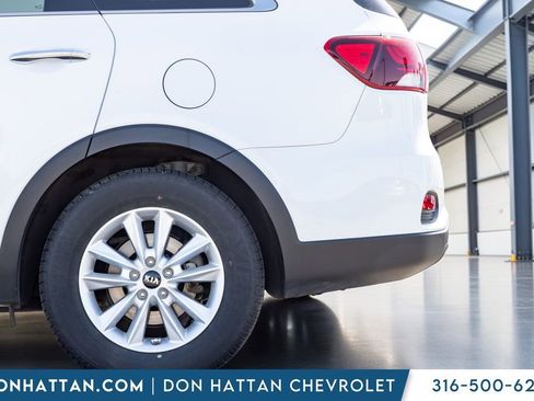 Used 2019 Kia Sorento FWD V6 image 30