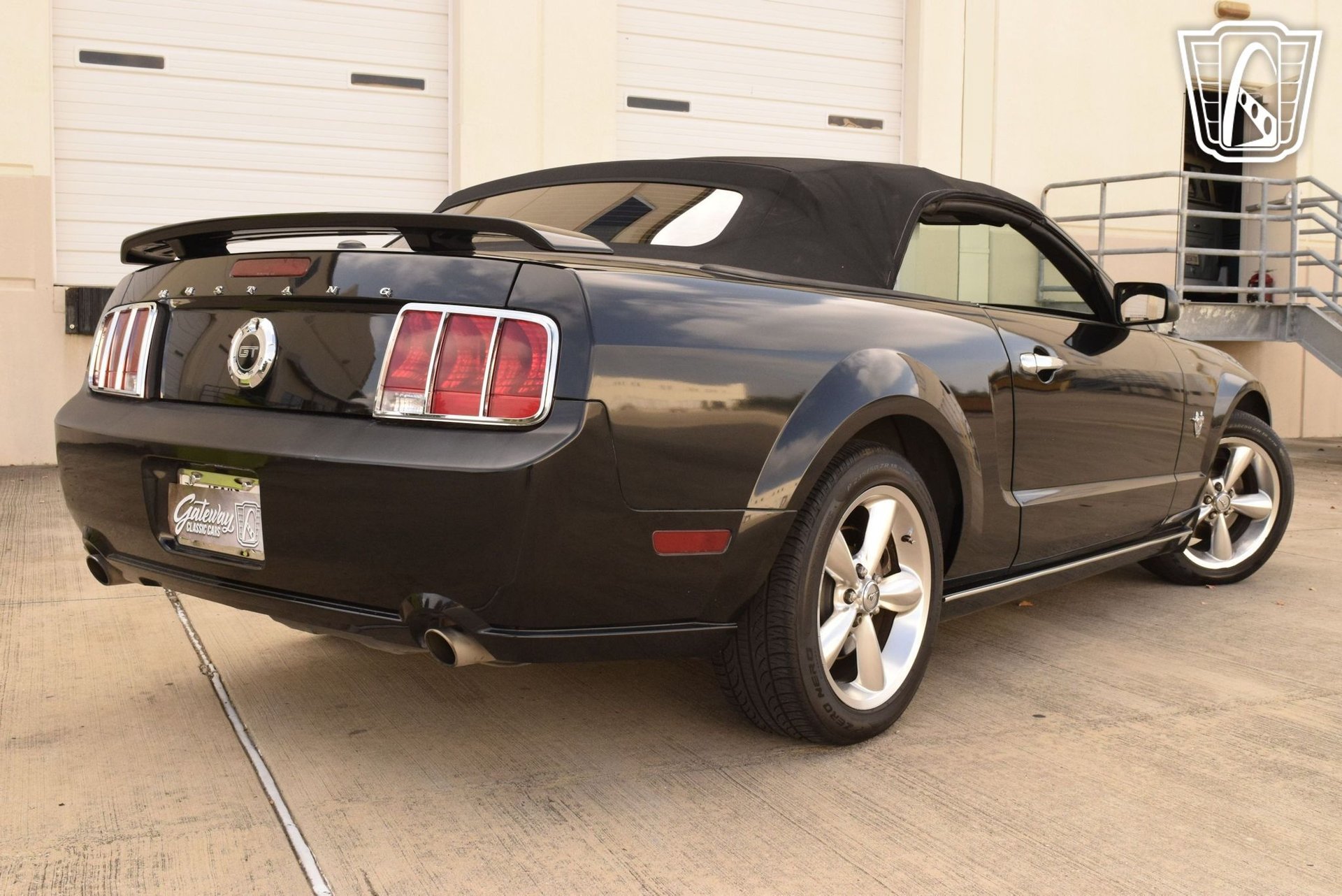 Used 2009 Ford Mustang GT RWD image 24