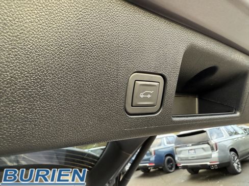 New 2026 Chevrolet Equinox EV LT image 32