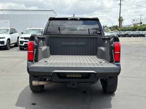 Used 2024 Toyota Tacoma TRD Sport AWD/4WD image 22