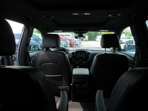 Certified 2023 Chevrolet Traverse LT w/ LT Premium Package AWD/4WD image 33