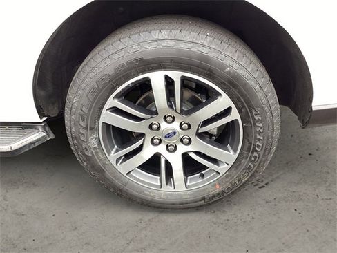 Used 2023 Ford Expedition Limited image 14