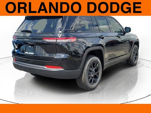 New 2026 Jeep Grand Cherokee Altitude RWD image 4