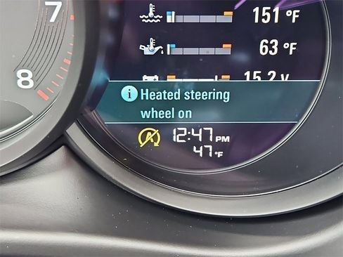 Certified 2025 Porsche Macan image 24