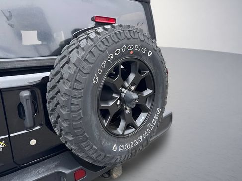 Used 2019 Jeep Wrangler Unlimited Rubicon AWD/4WD image 32