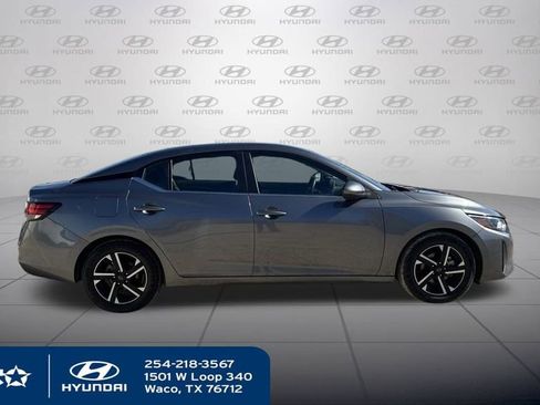 Used 2024 Nissan Sentra SV image 6