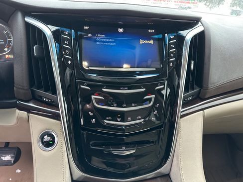 Used 2015 Cadillac Escalade ESV Premium image 16