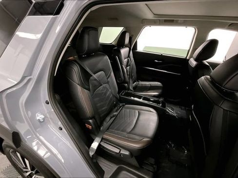 Used 2024 Nissan Pathfinder Platinum AWD/4WD image 26