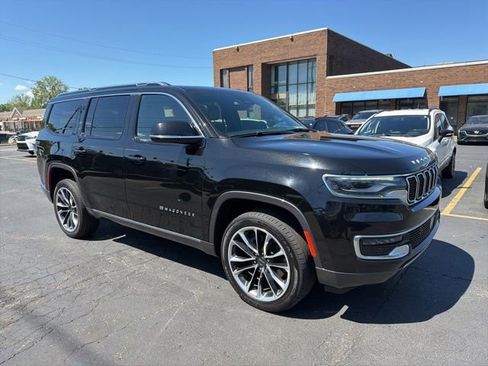 Used 2022 Jeep Wagoneer Series III w/ Premium Group I AWD/4WD image 1