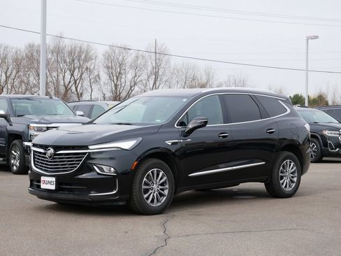 Used 2023 Buick Enclave Essence AWD/4WD image 5