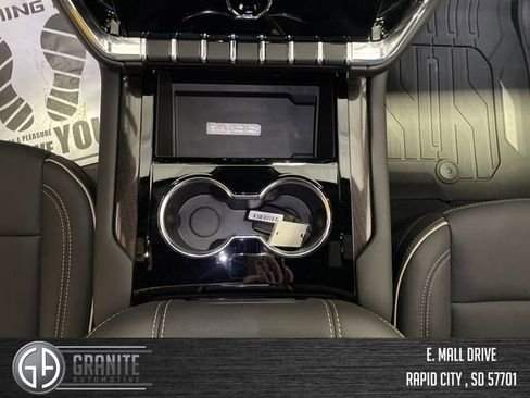 New 2026 GMC Yukon Elevation AWD/4WD image 18