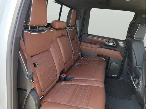 Used 2024 GMC Sierra 2500 Denali Ultimate AWD/4WD image 15
