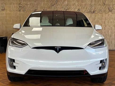Used 2018 Tesla Model X 75D AWD/4WD image 4