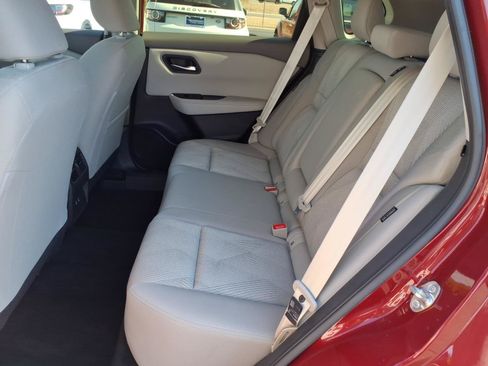 Used 2024 Nissan Rogue SV FWD image 14