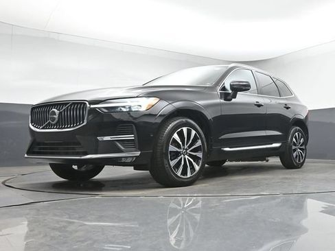 Used 2023 Volvo XC60 B5 Plus AWD/4WD image 37