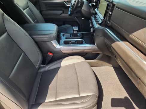 Used 2023 Chevrolet Silverado 1500 LTZ w/ LTZ Convenience Package II AWD/4WD image 14
