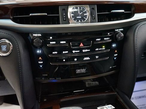 Used 2017 Lexus LX 570 4WD w/ Luxury Package image 49