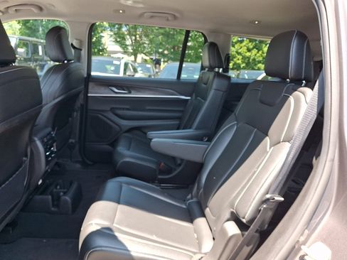 Used 2023 Jeep Grand Cherokee L Limited w/ MOPAR Finishing Package AWD/4WD image 20