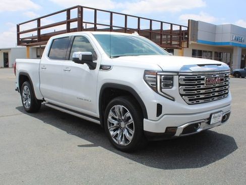 Used 2023 GMC Sierra 1500 Denali w/ Denali Reserve Package AWD/4WD image 1