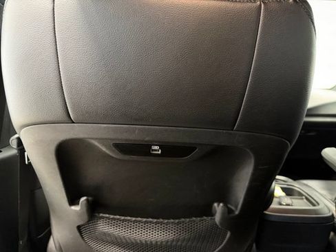 Used 2018 Chrysler Pacifica Touring-L w/ Premium Audio Group FWD image 29