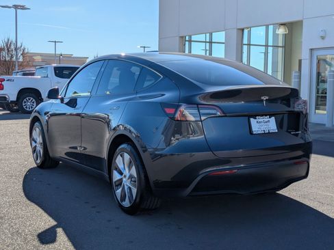 Used 2024 Tesla Model Y Long Range image 8