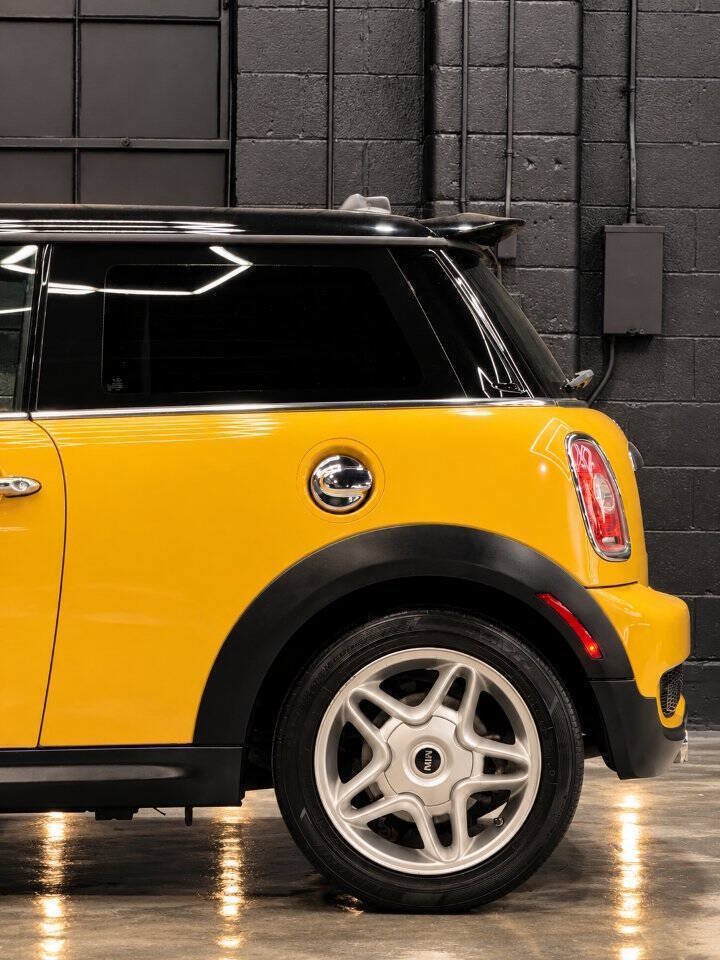 Used 2008 MINI Cooper S w/ Convenience Pkg FWD image 16