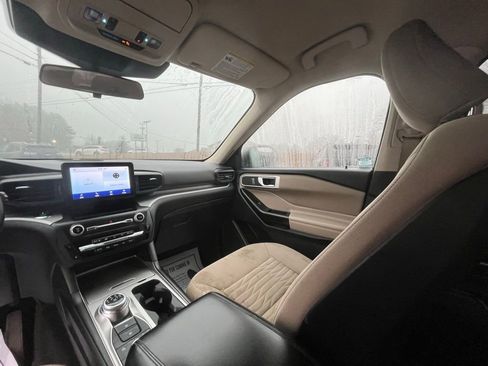 Used 2020 Ford Explorer XLT w/ Comfort Package image 14