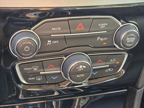 Used 2023 Chrysler 300 Touring L image 14