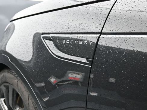 Used 2024 Land Rover Discovery Dynamic SE image 10