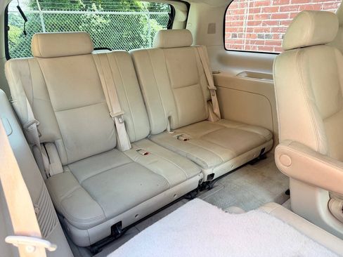 Used 2007 Cadillac Escalade AWD w/ Information Package image 16