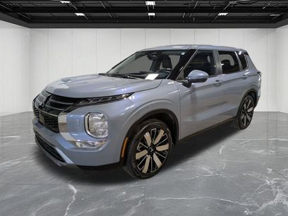Used 2025 Mitsubishi Outlander SE