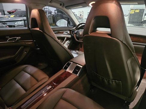 Used 2010 Porsche Panamera S image 38