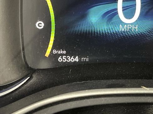 Used 2020 Chrysler Pacifica Touring-L w/ S Appearance Package image 6