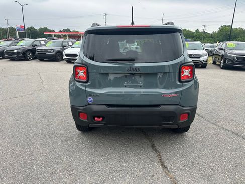 Used 2016 Jeep Renegade Trailhawk w/ Premium Trailhawk Package AWD/4WD image 4