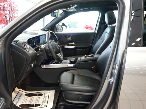 Used 2021 Mercedes-Benz GLB 250 4MATIC image 29