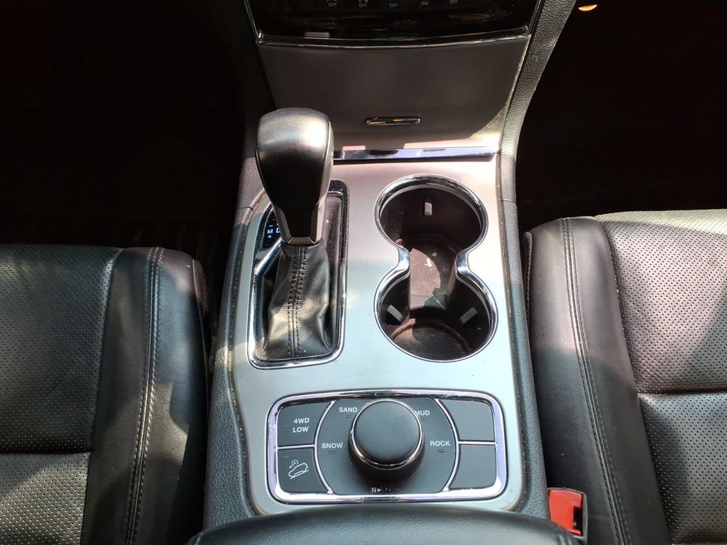 Used 2020 Jeep Grand Cherokee Limited w/ Luxury Group II AWD/4WD image 23