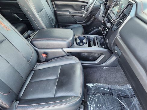 Used 2021 Nissan Titan PRO-4X w/ Pro-4x Convenience Package image 10