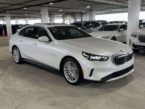 Certified 2025 BMW 530i xDrive w/ Premium Package AWD/4WD image 2
