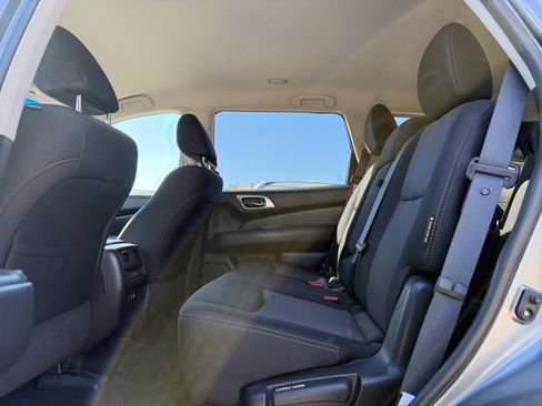 Used 2019 Nissan Pathfinder S image 15