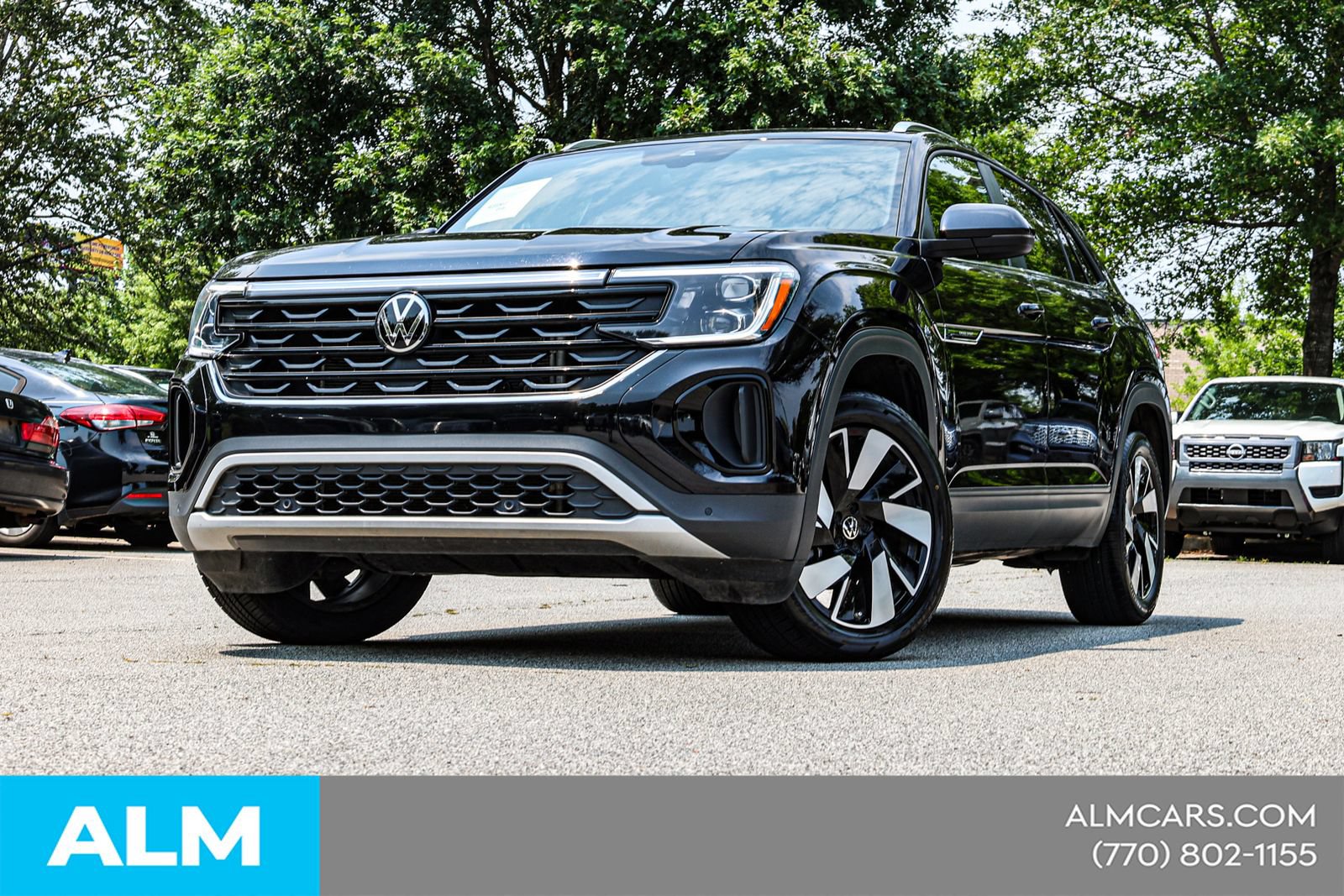 Used 2025 Volkswagen Atlas Cross Sport SE FWD image 2