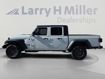 New 2026 Jeep Gladiator Sport