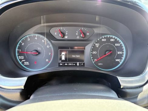 Used 2023 Chevrolet Traverse LT FWD image 23