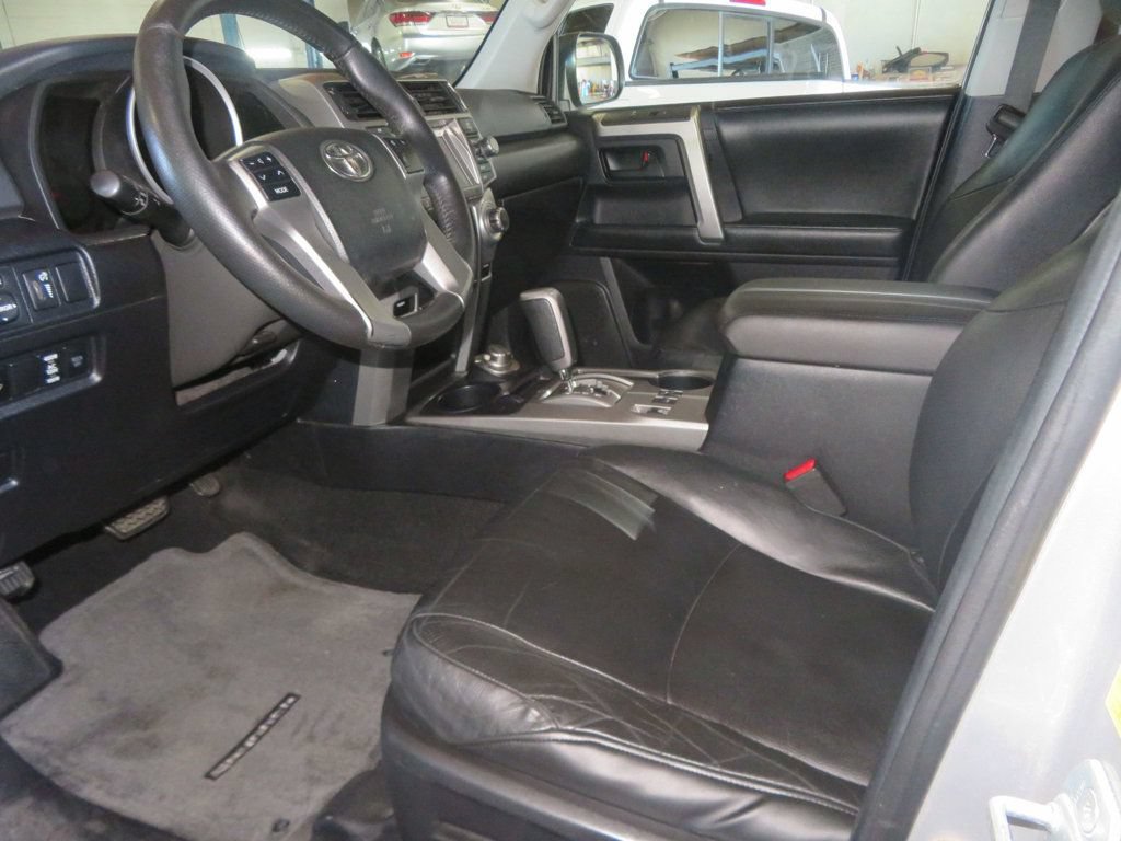 Used 2011 Toyota 4Runner Limited AWD/4WD image 17