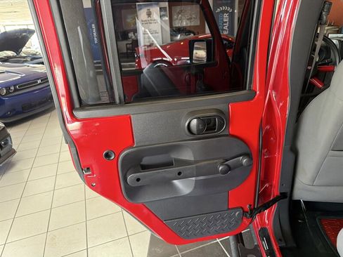 Used 2010 Jeep Wrangler Unlimited Sport image 19